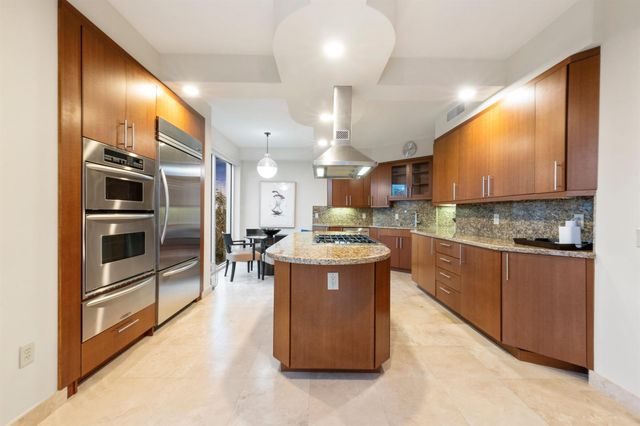 301 Hendricks Isle 10, Fort Lauderdale, FL 33301