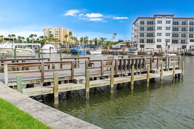 215 MEDALLION BOULEVARD G, Madeira Beach, FL 33708