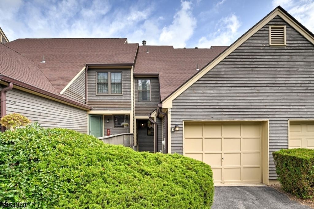 20 Quincy Ln E, West Milford Twp., NJ 07480 — photo 2