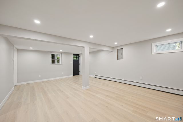 37 Skyview Lane, Waterbury, CT 06708