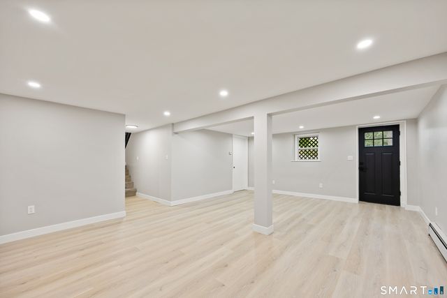 37 Skyview Lane, Waterbury, CT 06708