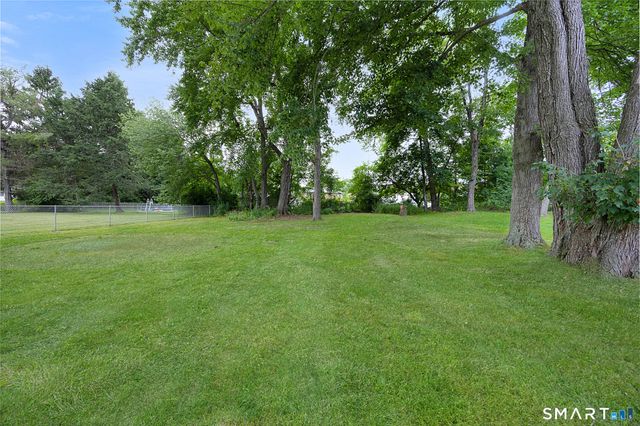 37 Skyview Lane, Waterbury, CT 06708