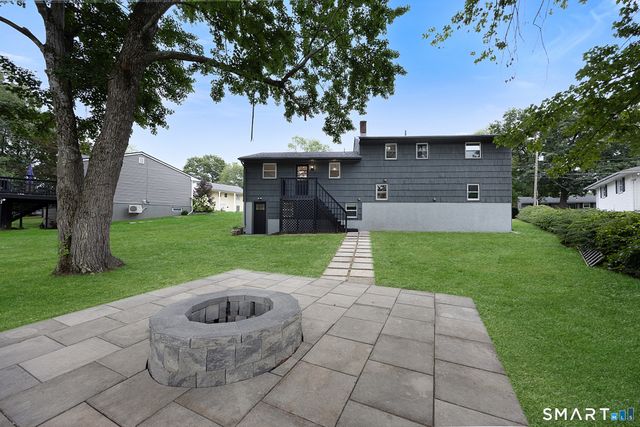 37 Skyview Lane, Waterbury, CT 06708