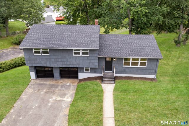 37 Skyview Lane, Waterbury, CT 06708