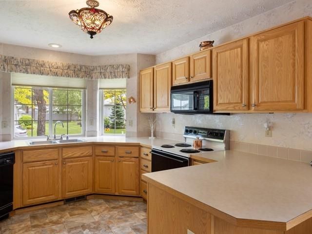 8409 N Pine Meadows Ln, Nine Mile Falls, WA 99026