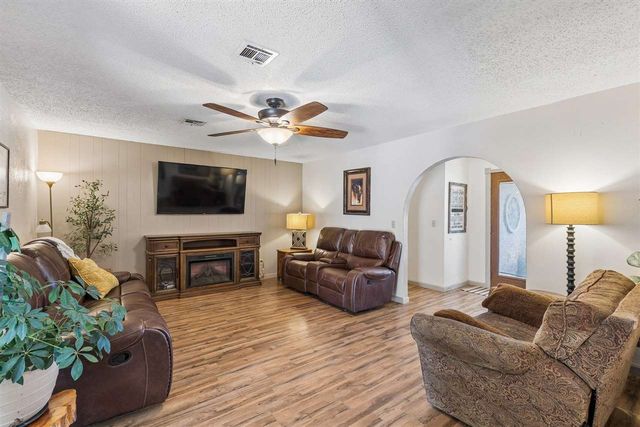 102 N Locust Street, Fletcher, OK 73541