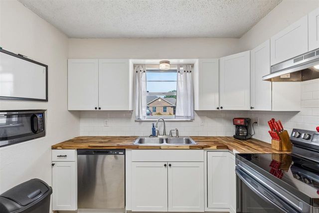 102 N Locust Street, Fletcher, OK 73541
