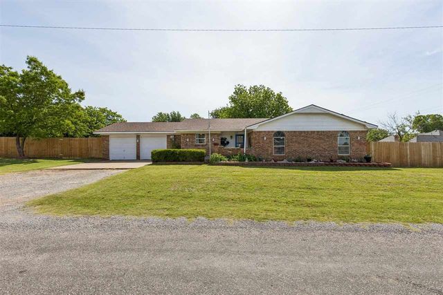 102 N Locust Street, Fletcher, OK 73541