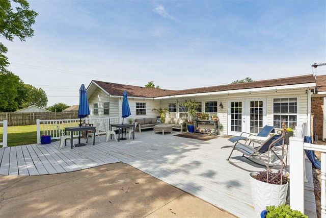 102 N Locust Street, Fletcher, OK 73541