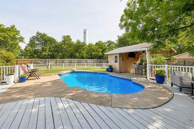 102 N Locust Street, Fletcher, OK 73541