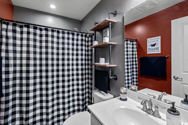 9625 Forest Hill Drive, Harrison, OH 45030