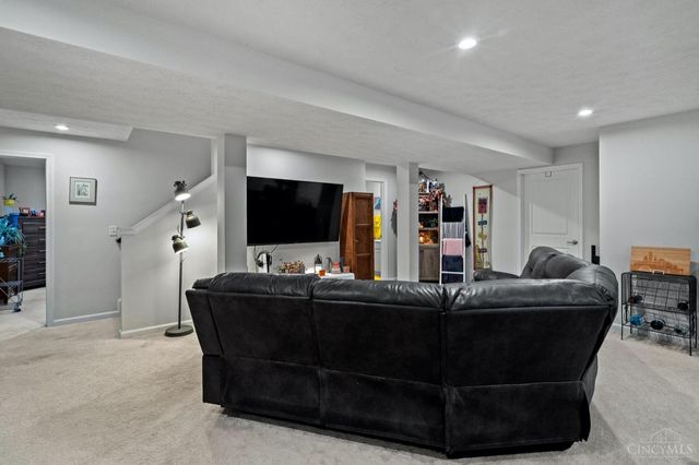 9625 Forest Hill Drive, Harrison, OH 45030