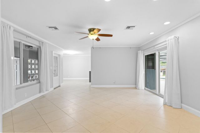 5281 SW 4th Court, Plantation, FL 33317