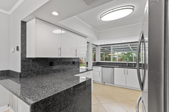 5281 SW 4th Court, Plantation, FL 33317