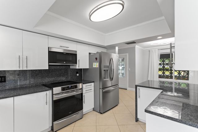 5281 SW 4th Court, Plantation, FL 33317