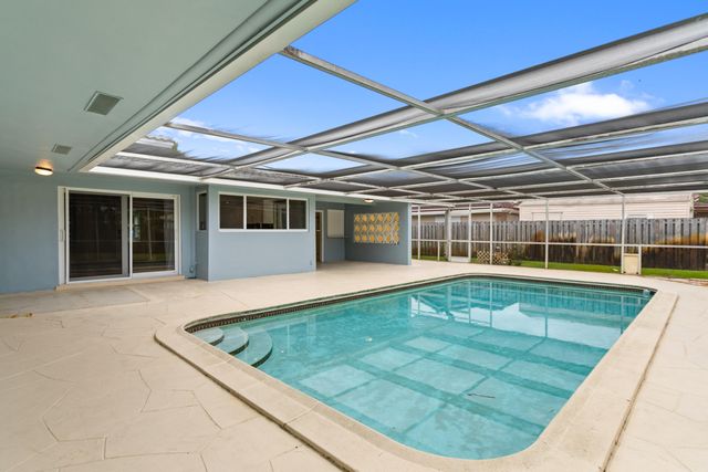 5281 SW 4th Court, Plantation, FL 33317