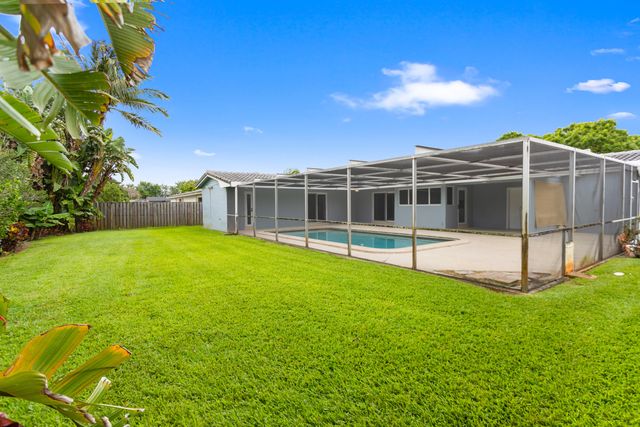 5281 SW 4th Court, Plantation, FL 33317