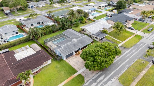 5281 SW 4th Court, Plantation, FL 33317