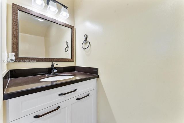 1552 Barcelona Way 619, Weston, FL 33327