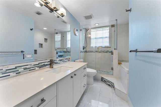 1552 Barcelona Way 619, Weston, FL 33327