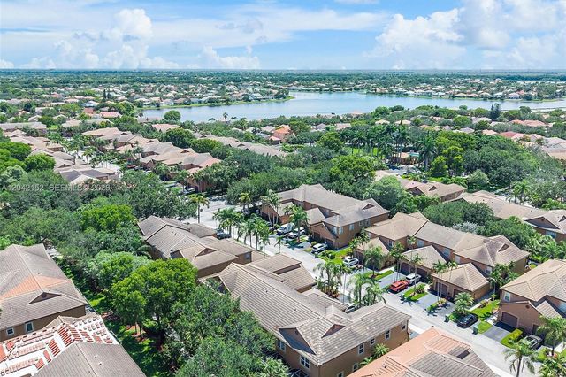1552 Barcelona Way 619, Weston, FL 33327