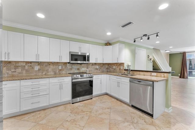 1552 Barcelona Way 619, Weston, FL 33327