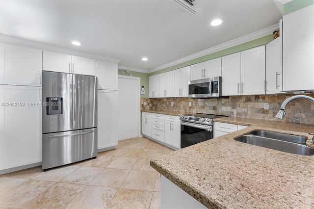 1552 Barcelona Way 619, Weston, FL 33327