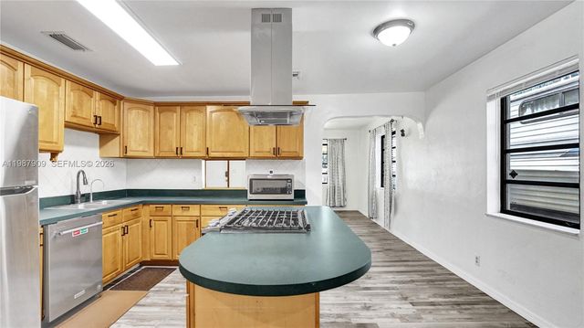 1007 N 31st Road, Hollywood, FL 33021