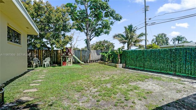 1007 N 31st Road, Hollywood, FL 33021