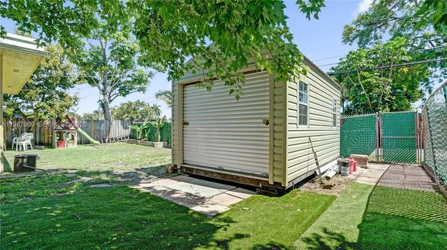 1007 N 31st Road, Hollywood, FL 33021