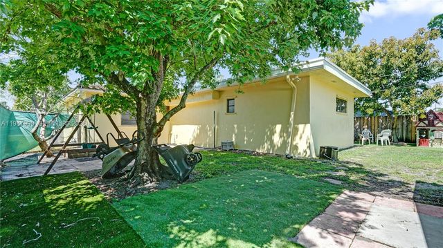 1007 N 31st Road, Hollywood, FL 33021