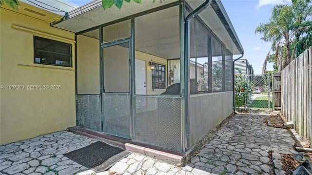 1007 N 31st Road, Hollywood, FL 33021