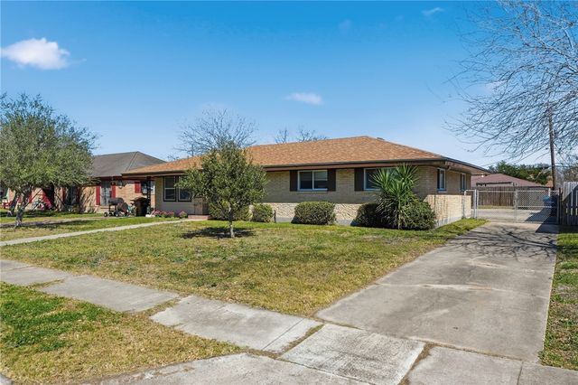 3518 Lariat Lane, Corpus Christi, TX 78415