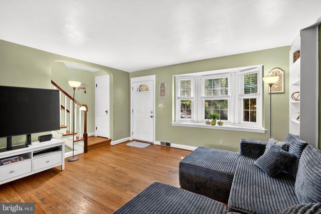 140 HOPKINS RD, Baltimore, MD 21212