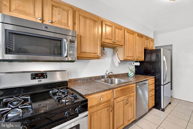 140 HOPKINS RD, Baltimore, MD 21212