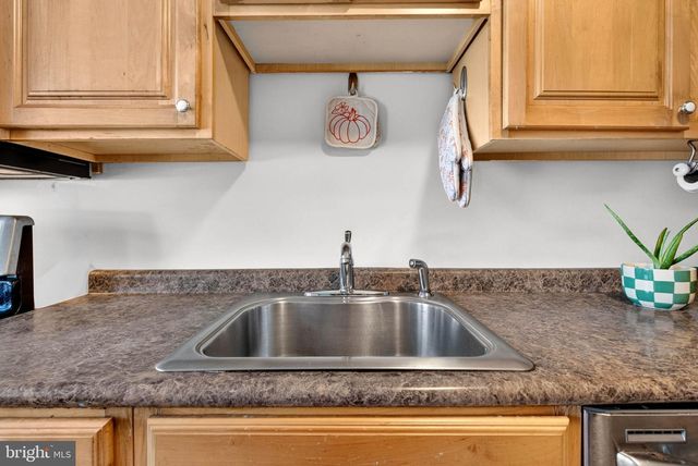 140 HOPKINS RD, Baltimore, MD 21212