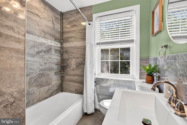 140 HOPKINS RD, Baltimore, MD 21212