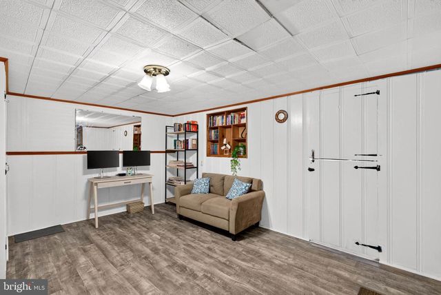140 HOPKINS RD, Baltimore, MD 21212