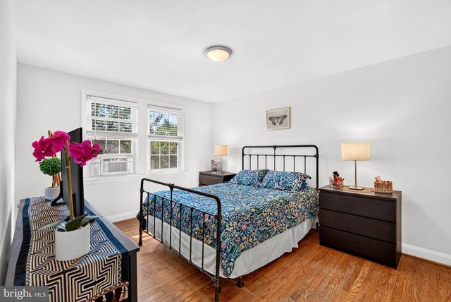 140 HOPKINS RD, Baltimore, MD 21212