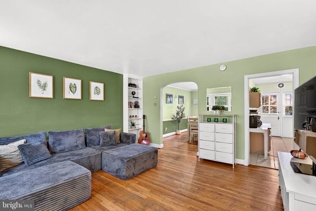 140 HOPKINS RD, Baltimore, MD 21212