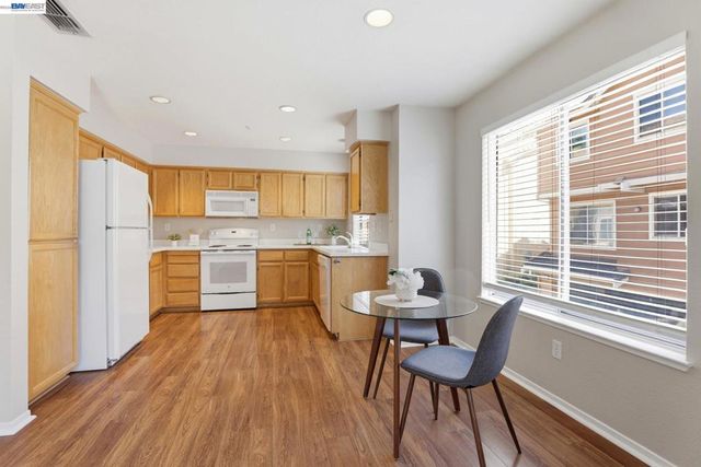 9003 Falcon St, Danville, CA 94506