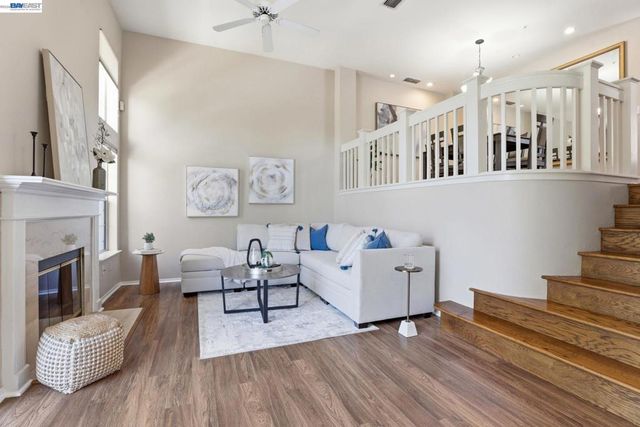 9003 Falcon St, Danville, CA 94506