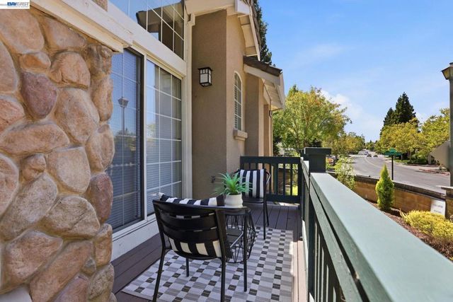 9003 Falcon St, Danville, CA 94506