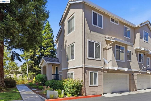 9003 Falcon St, Danville, CA 94506
