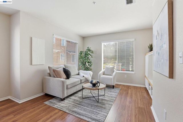 9003 Falcon St, Danville, CA 94506