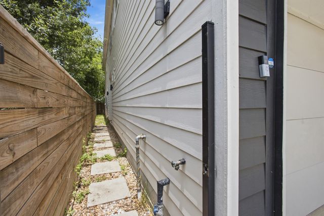 4217 Hare Street A, Houston, TX 77020