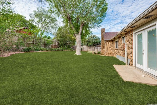 6430 RIDGE FOREST DR, San Antonio, TX 78233