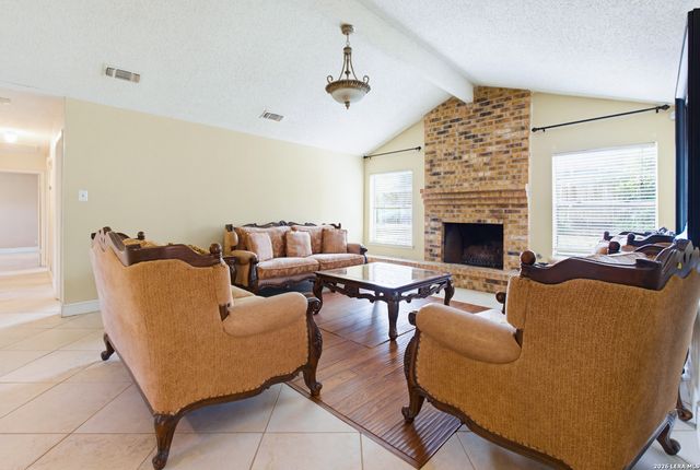 6430 RIDGE FOREST DR, San Antonio, TX 78233