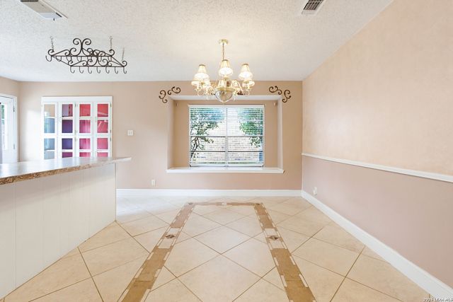 6430 RIDGE FOREST DR, San Antonio, TX 78233