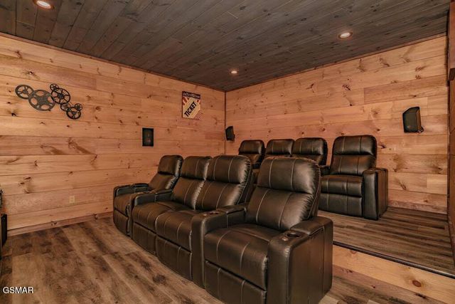 859 Sourwood Drive, Gatlinburg, TN 37738